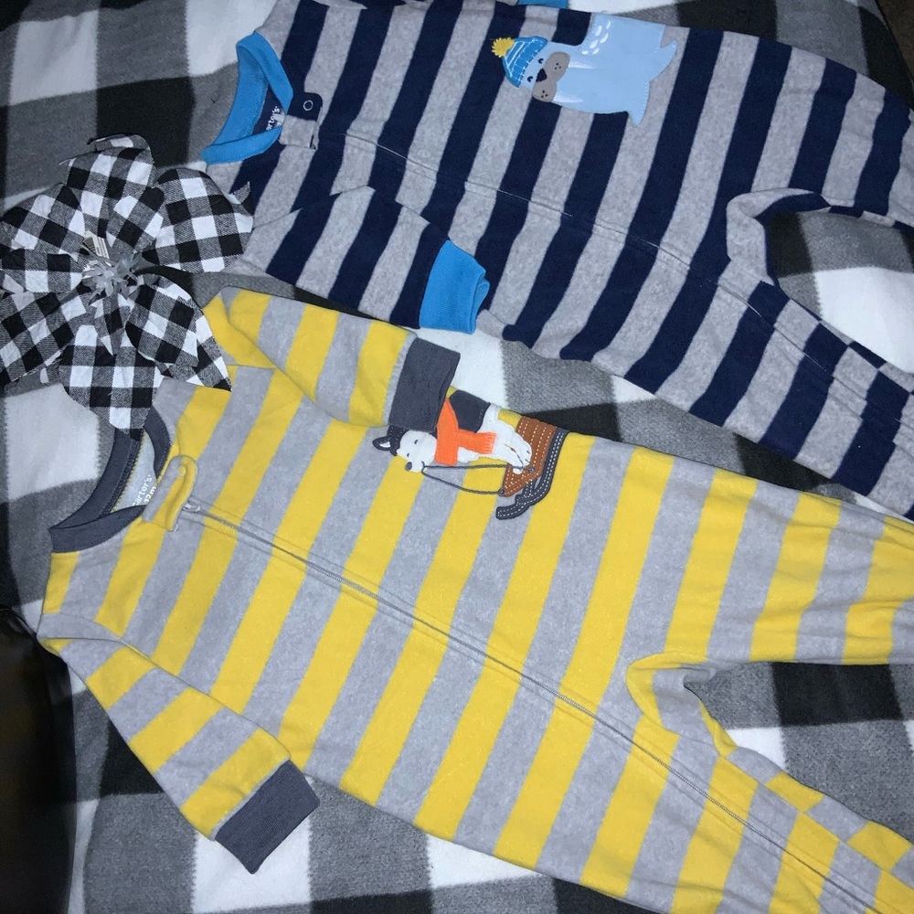 Carter’s 2 Piece 12M Pajamas for boys